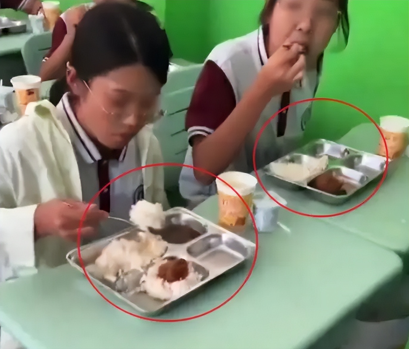 学生自带饭要蹲教室外吃?官方回应,高效解析说明_android44.99.22